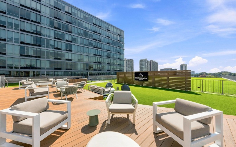 Outdoor amenity deck with seating area